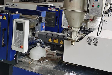 購買果筐注塑機(jī)的三要素，你知道嗎？