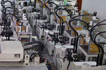 立式注塑機(jī)頂針動(dòng)作異常該如何處理？